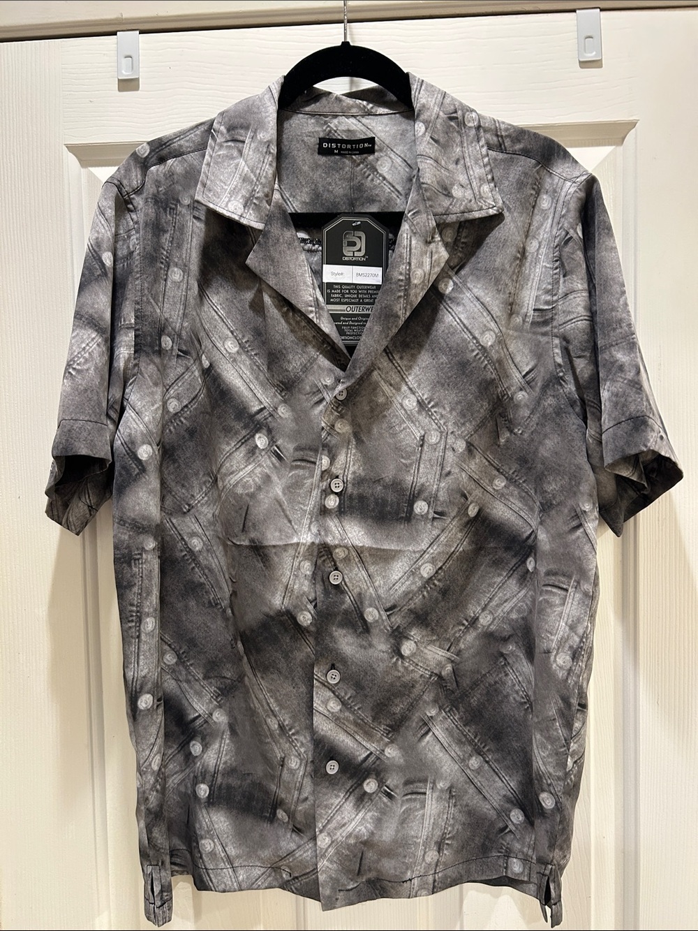 NWT Distortion Black & Gray Short-Sleeve Casual Button-Down Shirt